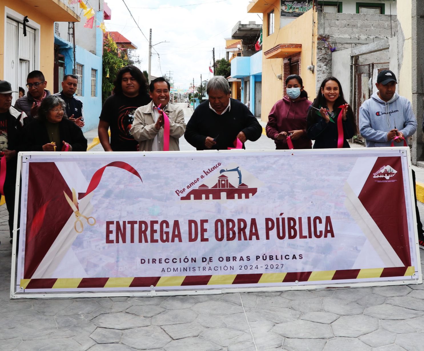 “IXTENCO TRANSFORMA LA CALLE 6 SUR: VECINOS CELEBRAN NUEVA OBRA DE DRENAJE Y PAVIMENTO”