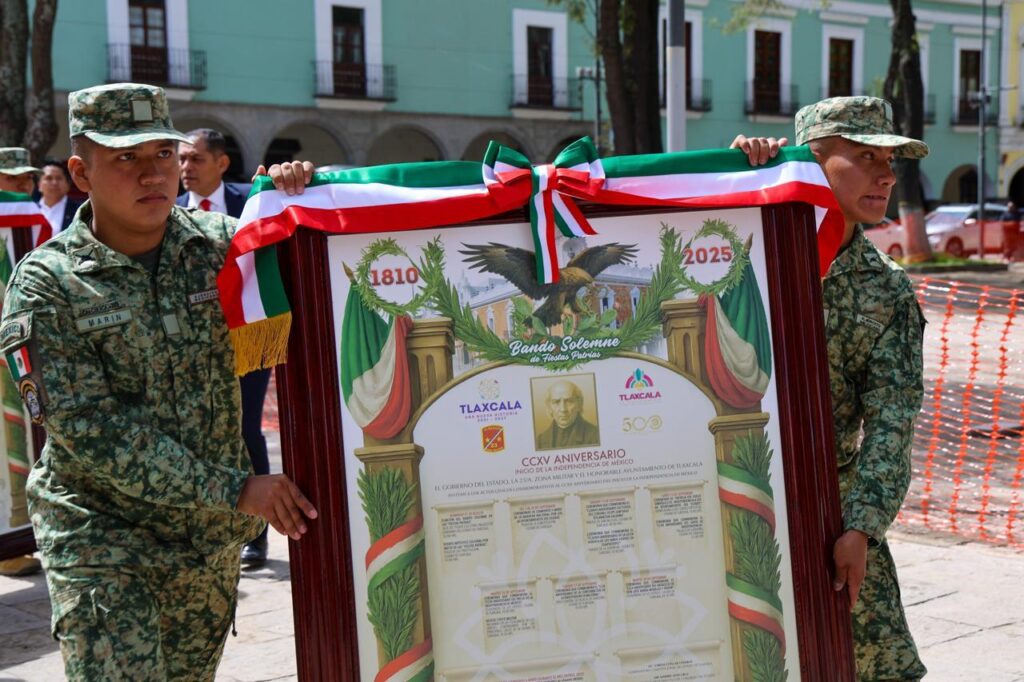 INICIAN CELEBRACIONES PATRIAS EN TLAXCALA CON COLOCACIÓN DE BANDO SOLEMNE