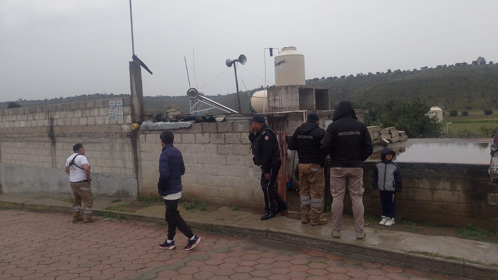 AUTORIDADES ATIENDEN REPORTE POR LA CAÍDA DE UN RAYO EN LA COMUNIDAD DE TECOAC