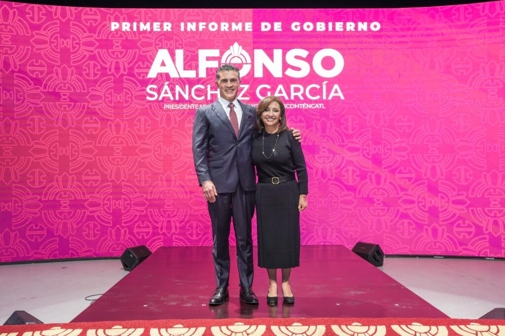 REÚNE ALFONSO SÁNCHEZ GARCÍA A LOS TRES PODERES Y A LA CLASE POLÍTICA ESTATAL Y NACIONAL EN SU PRIMER INFORME