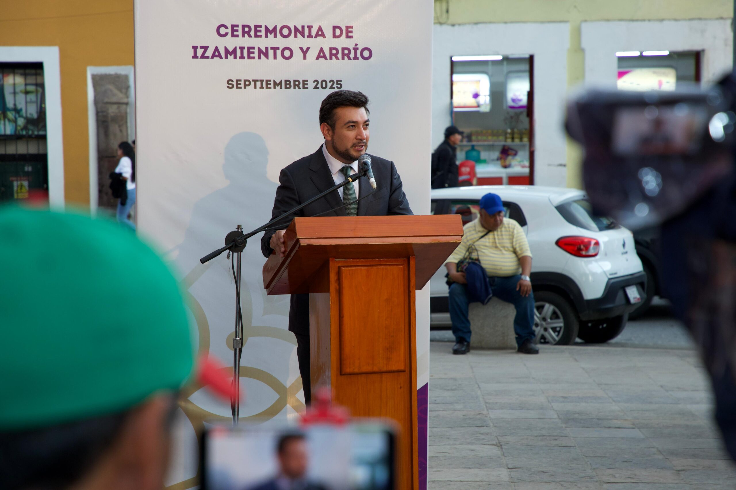 EL H. AYUNTAMIENTO DE HUAMANTLA PARTICIPÓ EN LA CEREMONIA DE ARRIO DE LA BANDERA NACIONAL EN LA PLAZA DE LA CONSTITUCIÓN EN LA CAPITAL DEL ESTADO.