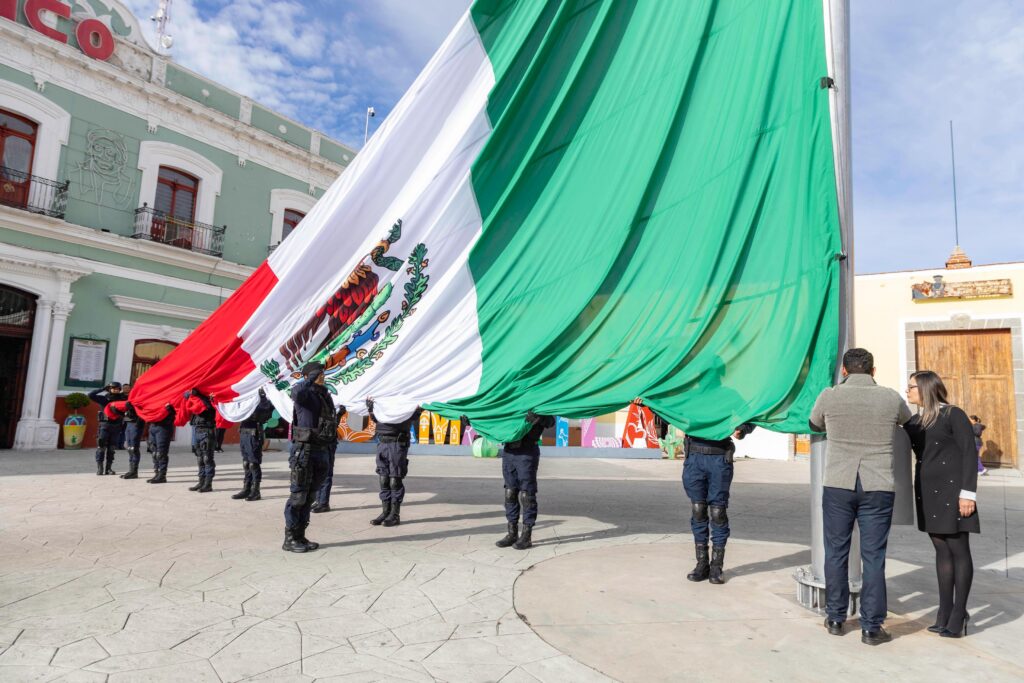 BARRIO DE SAN JOSÉ, ESCUELA “JOSEFA CASTELAR” Y ÁREA JURÍDICA DEL MUNICIPIO REALIZAN HOMENAJE CÍVICO EN HUAMANTLA