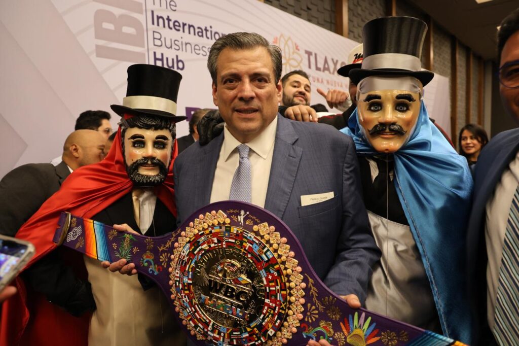 CINTURÓN CONMEMORATIVO DEL COMBATE “CANELO” VS. CRAWFORD, SÍMBOLO DE IDENTIDAD TLAXCALTECA