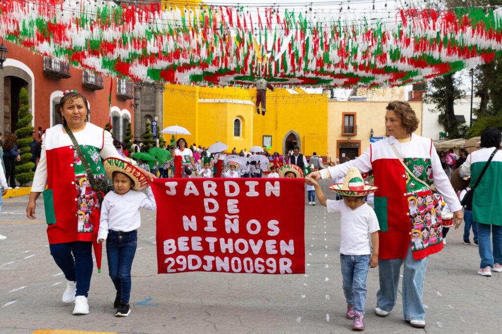 HUAMANTLA CONMEMORA LA GESTA HEROICA DE LOS NIÑOS HÉROES CON DESFILE ESCOLAR