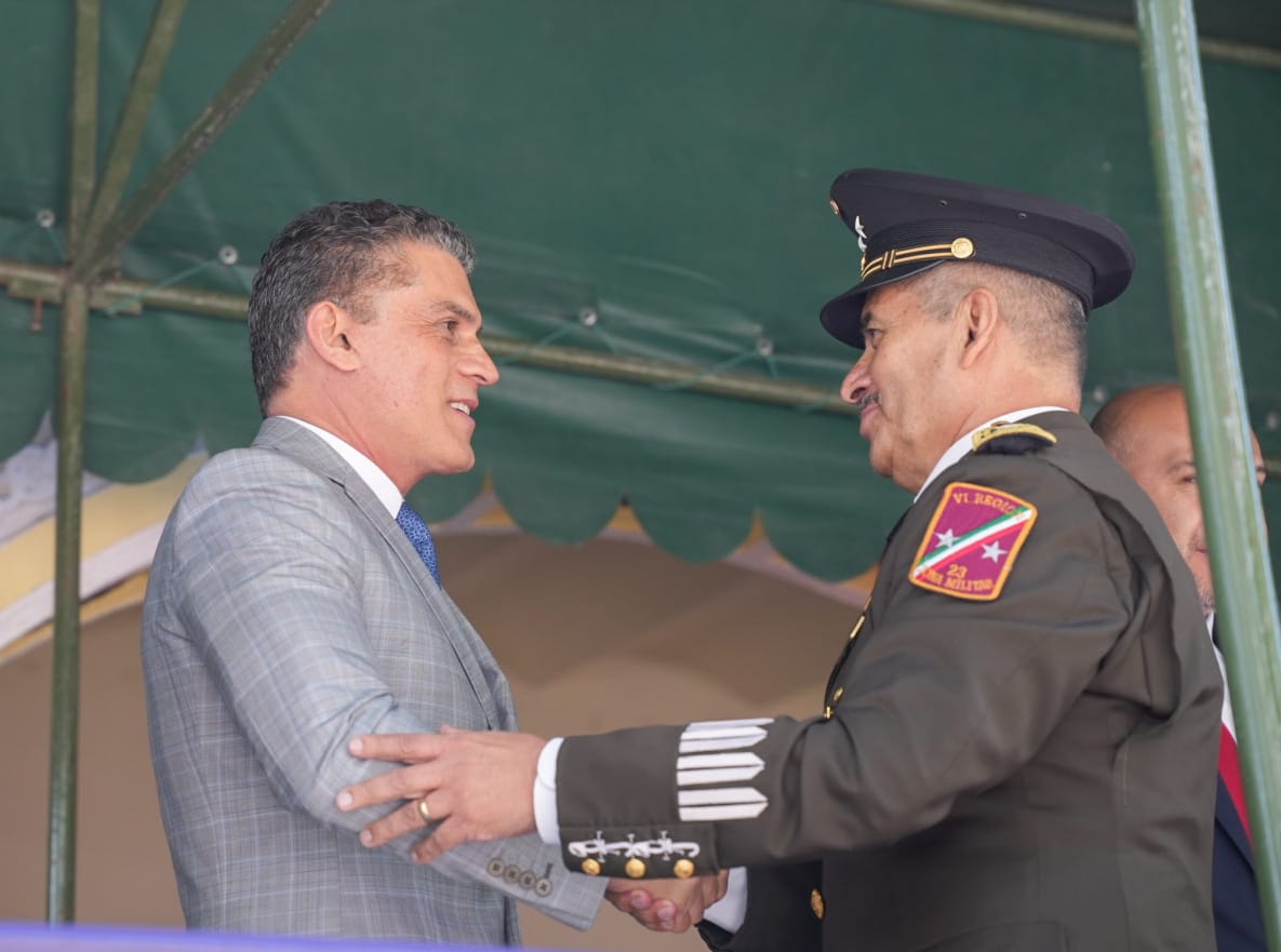 ALFONSO SÁNCHEZ GARCÍA DESTACA ORGULLO PATRIO DE LAS FAMILIAS CAPITALINAS A LO LARGO DEL DESFILE DEL CCXV ANIVERSARIO DE LA INDEPENDENCIA