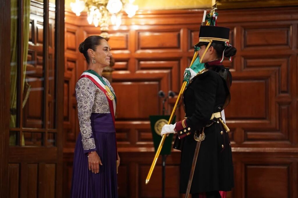 PRESIDENTA LUCE VESTIDO DE VIRGINIA ARCE EN SU PRIMER GRITO DE INDEPENDENCIA