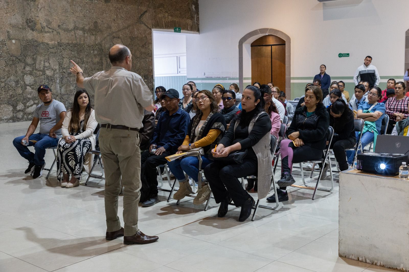 HUAMANTLA CONMEMORA EL MES AMARILLO CON LA CONFERENCIA “MÁS ALLÁ DE LA PREVENCIÓN, CONSTRUIR VIDA, ESPERANZA Y SENTIDO EN TIEMPOS DE VULNERABILIDAD”