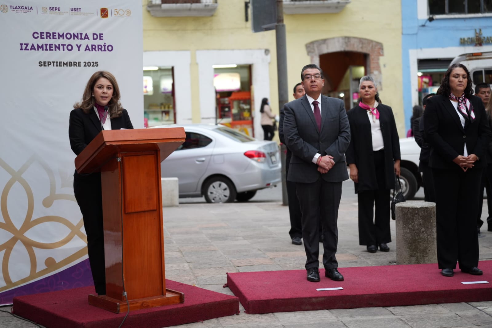 AYUNTAMIENTO DE TLAXCALA LLEVA A CABO EL ARRÍO DE LA BANDERA EN EL CENTRO HISTÓRICO