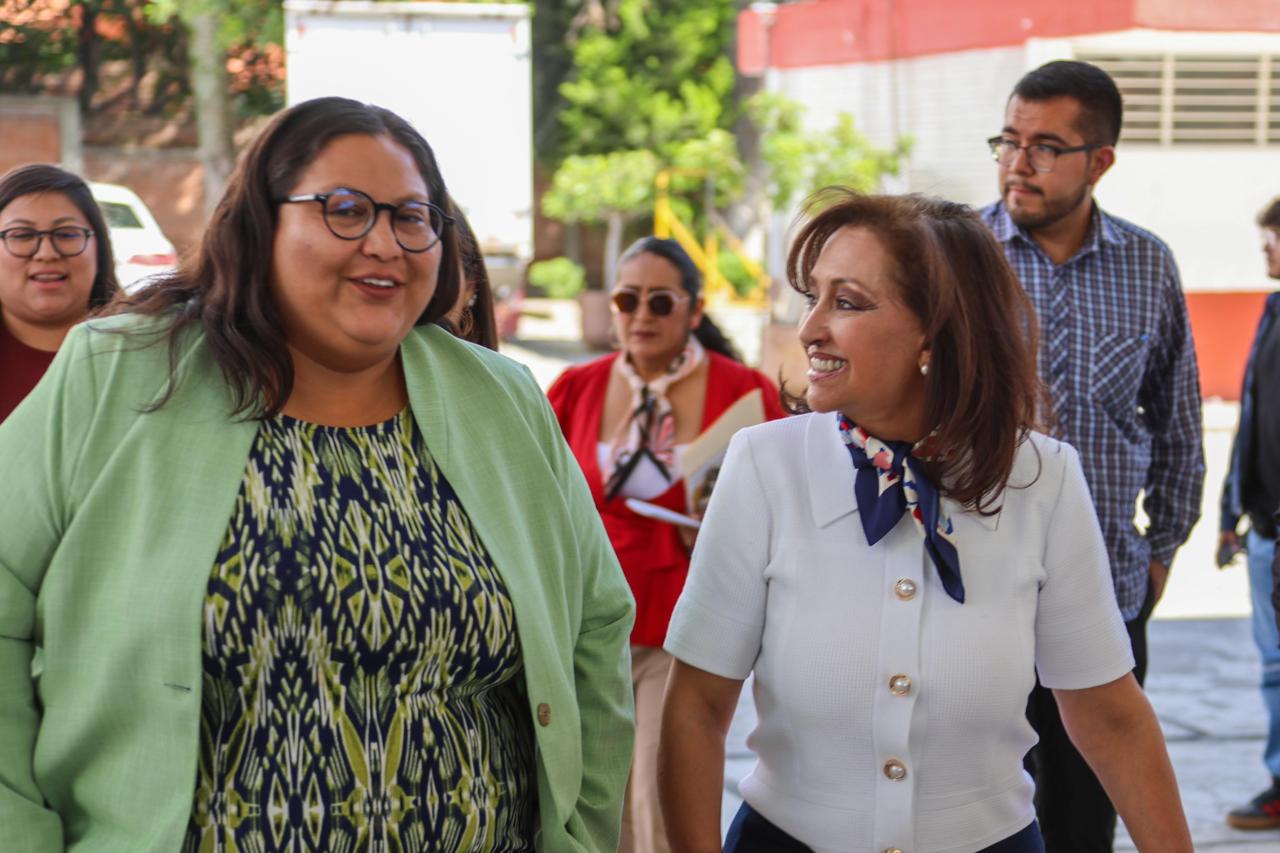 ENTREGAN LA CARTILLA DE DERECHOS DE LAS MUJERES A ESTUDIANTES DE SECUNDARIA EN TLAXCALA