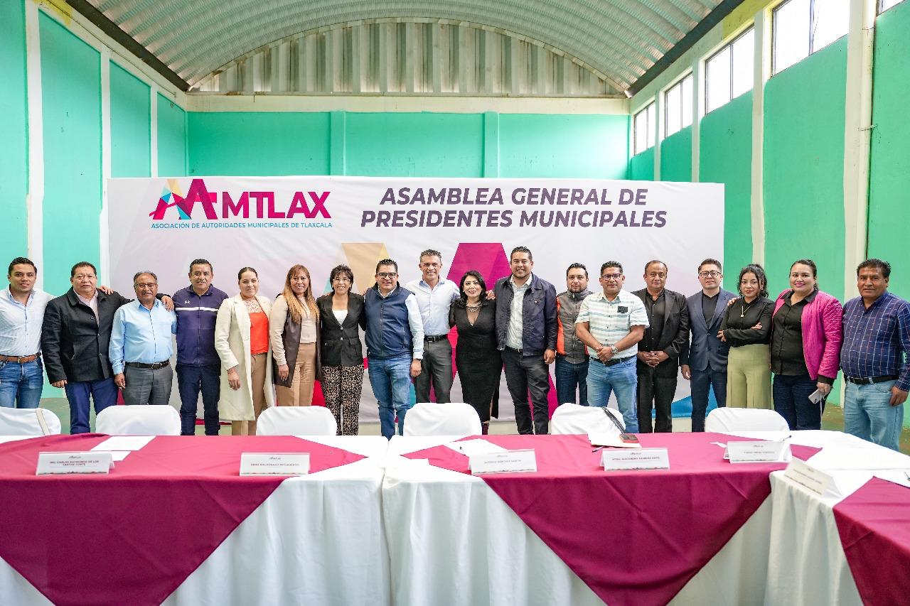 ENCABEZA ALFONSO SÁNCHEZ GARCÍA NOVENA ASAMBLEA ORDINARIA DE AAMTLAX EN SANTA CRUZ TLAXCALA