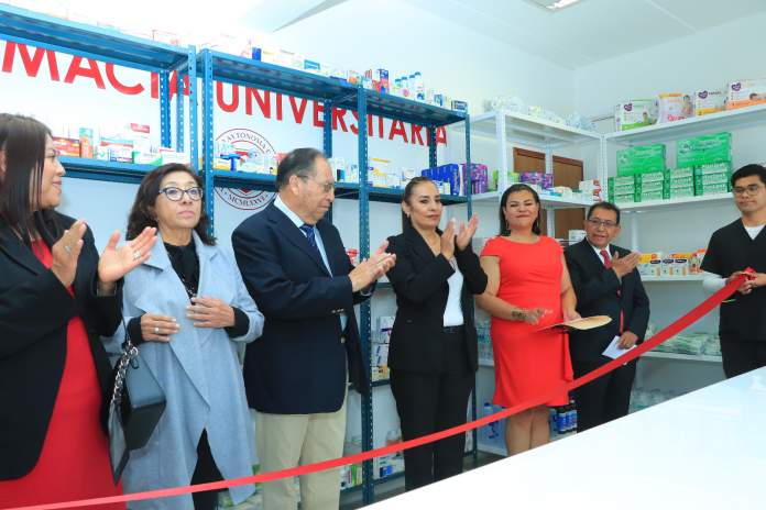 LA UATX INAUGURA FARMACIA UNIVERSITARIA CON MEDICAMENTOS A BAJO COSTO PARA LA COMUNIDAD