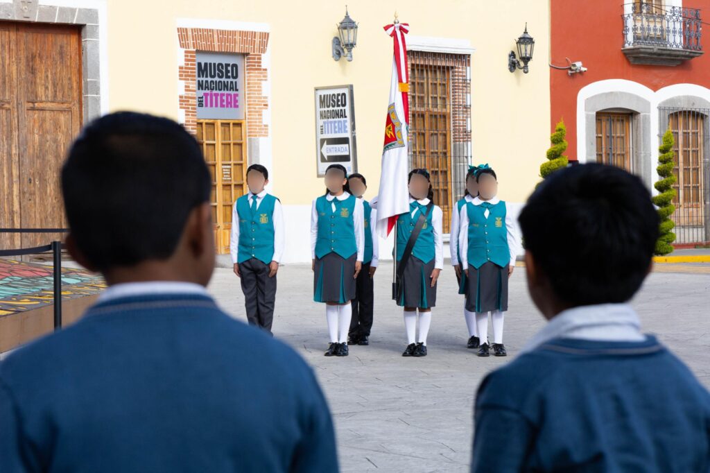 REALIZAN CEREMONIA DE HONORES A LOS SÍMBOLOS PATRIOS CON LA PARTICIPACIÓN DE LA ESCUELA PRIMARIA “HUAMANTLA HEROICA”