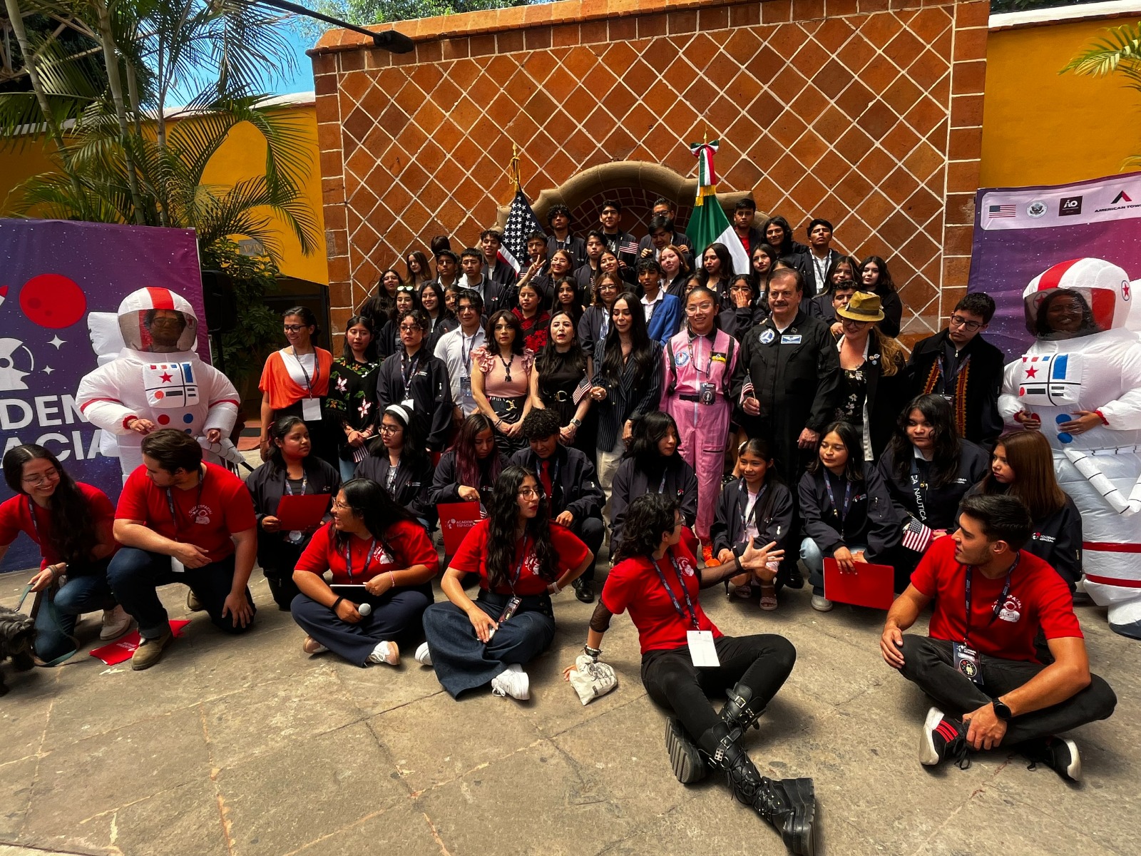 ESTUDIANTES TLAXCALTECAS CONVIVEN CON EXPERTOS DE LA NASA