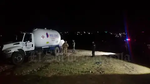 GUARDIA NACIONAL Y SEDENA ASEGURAN PIPA CONECTADA ILEGALMENTE A DUCTO DE PEMEX EN CALPULALPAN