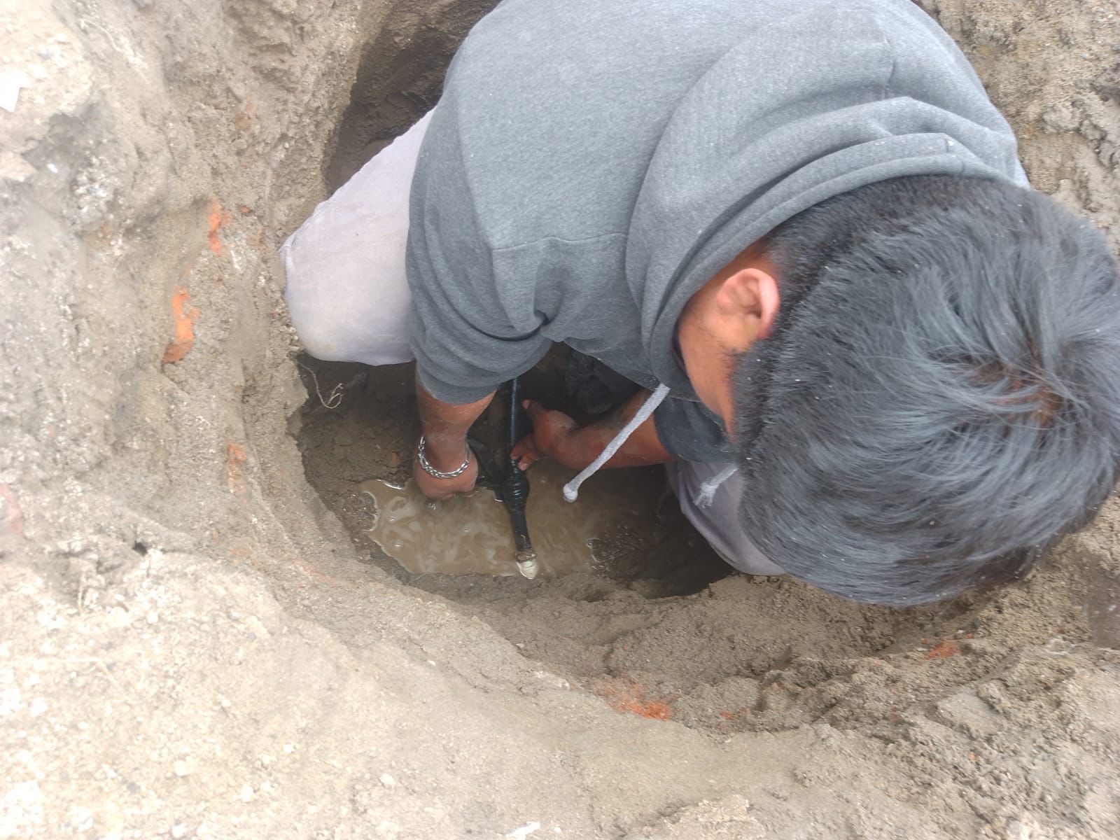 CAPAMH CONTINÚA CON TRABAJOS DE REPARACIÓN DE FUGAS EN HUAMANTLA