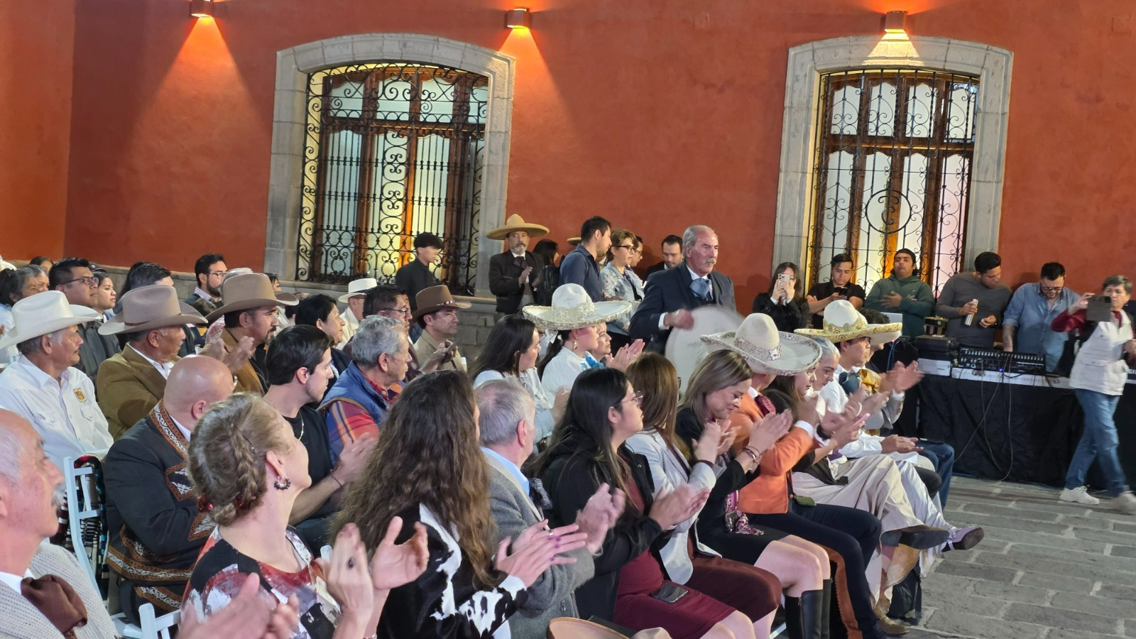 TLAXCALA CELEBRA SU HERENCIA CULTURAL CON LA PRESENTACIÓN DEL LIBRO “ELEMENTOS BÁSICOS DE EQUITACIÓN PARA LA CHARRERÍA”