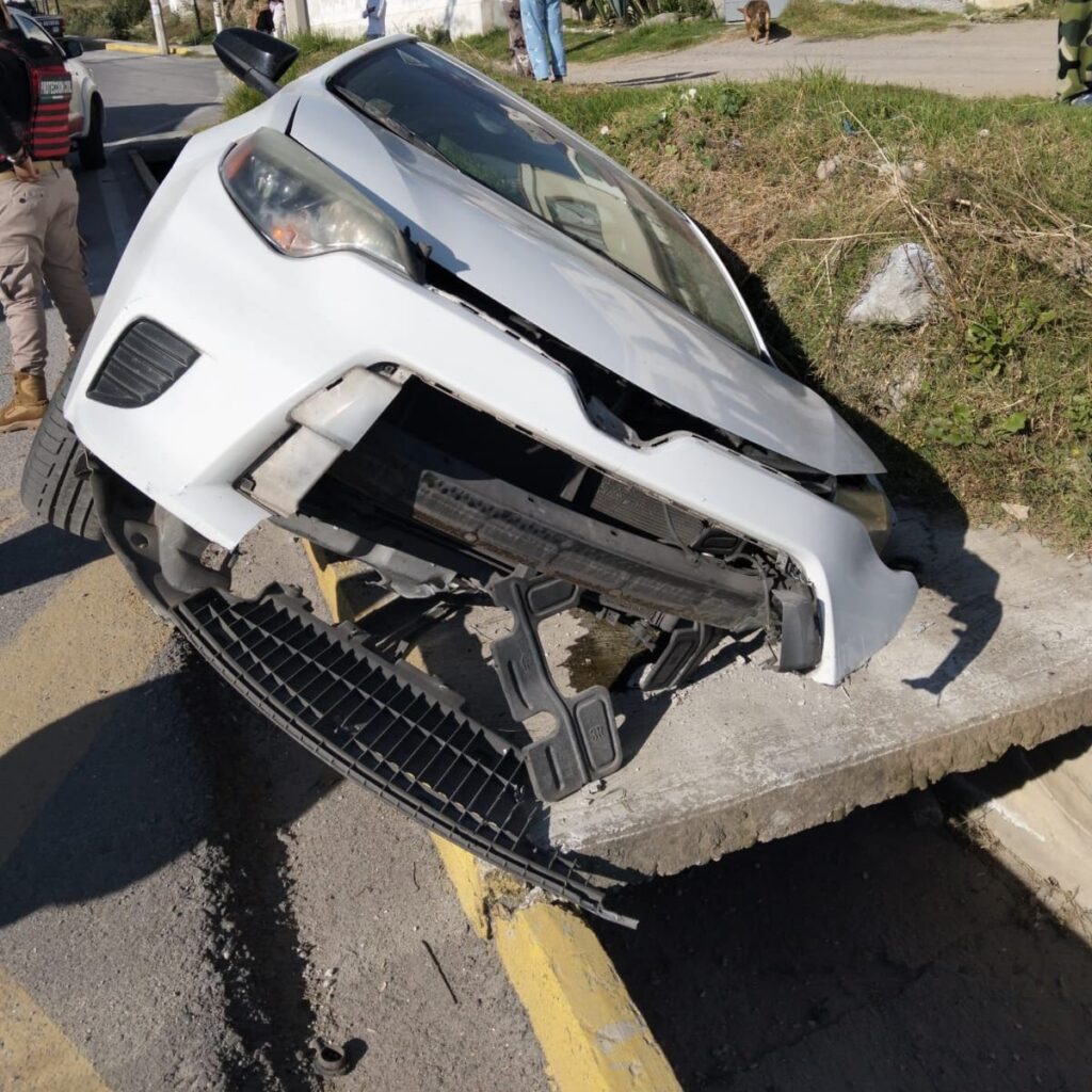 ATIENDE PROTECCIÓN CIVIL Y SEGURIDAD PÚBLICA DE HUAMANTLA ACCIDENTE VEHICULAR SOBRE EL BULEVAR YANCUITLALPAN
