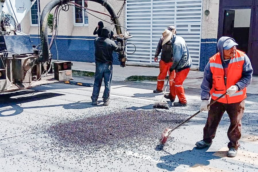 GOBIERNO MUNICIPAL DE TLAXCALA ATIENDE EL BULEVAR GUILLERMO VALLE CON TRABAJOS DE BACHEO