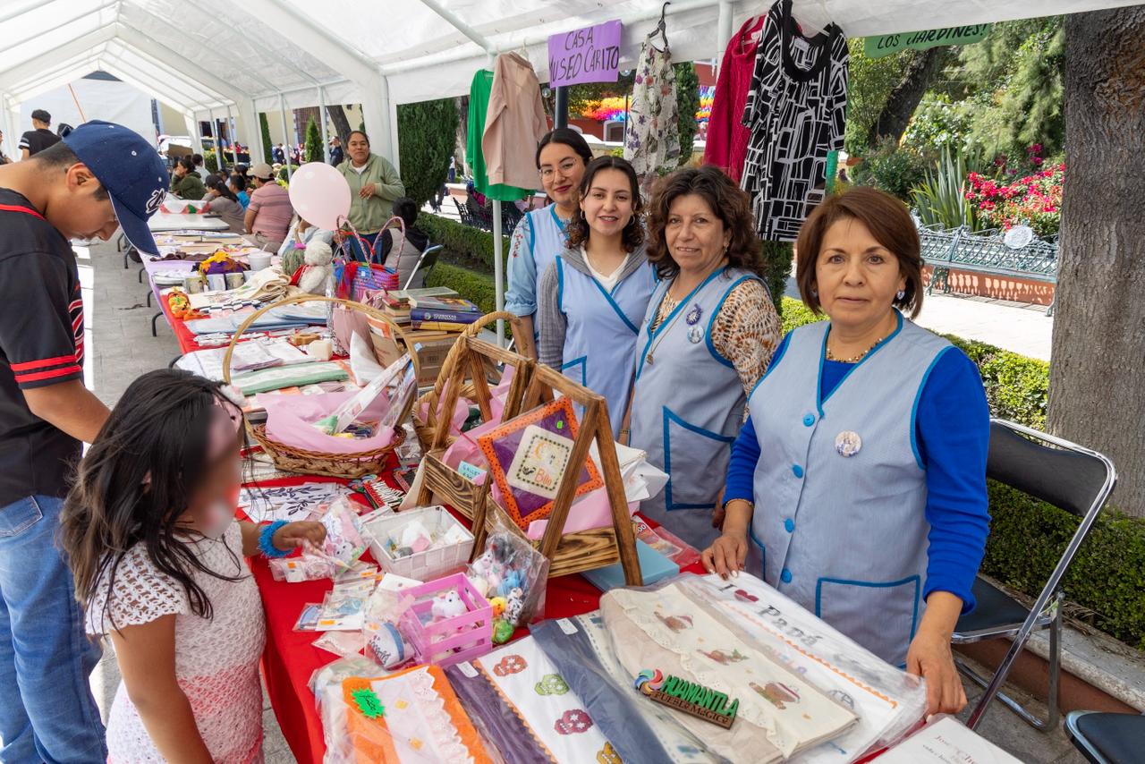 HUAMANTLA REVIVE SUS RAÍCES CON EL TRADICIONAL TIANGUIS DEL TRUEQUE EN EL PARQUE JUÁREZ