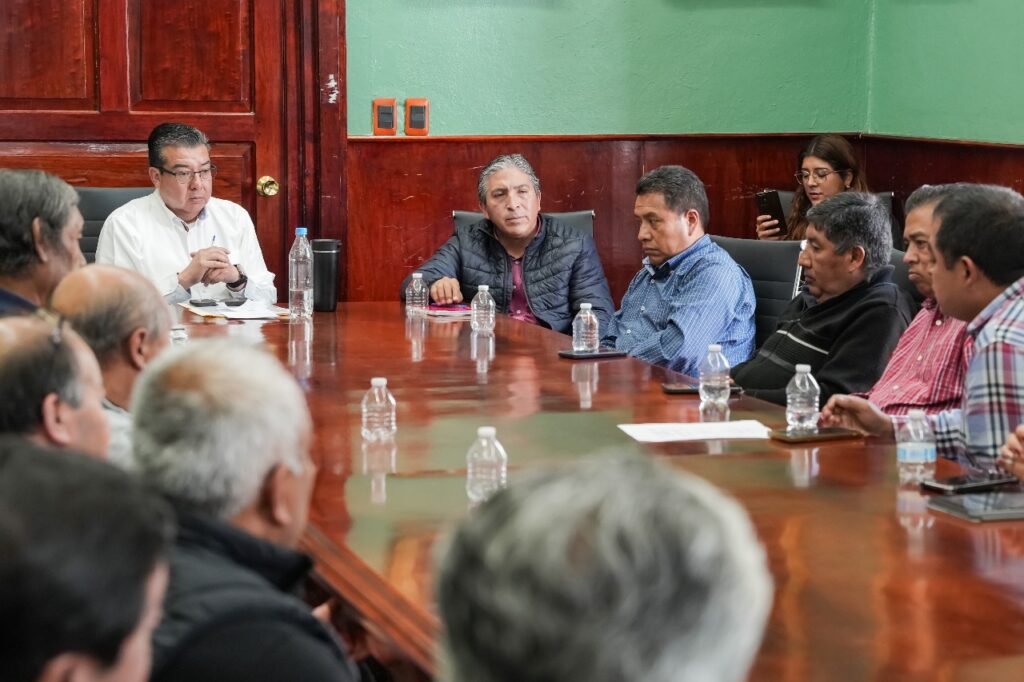 AYUNTAMIENTO DE TLAXCALA MANTIENE COMUNICACIÓN ABIERTA CON TRANSPORTISTAS EN MESA DE TRABAJO