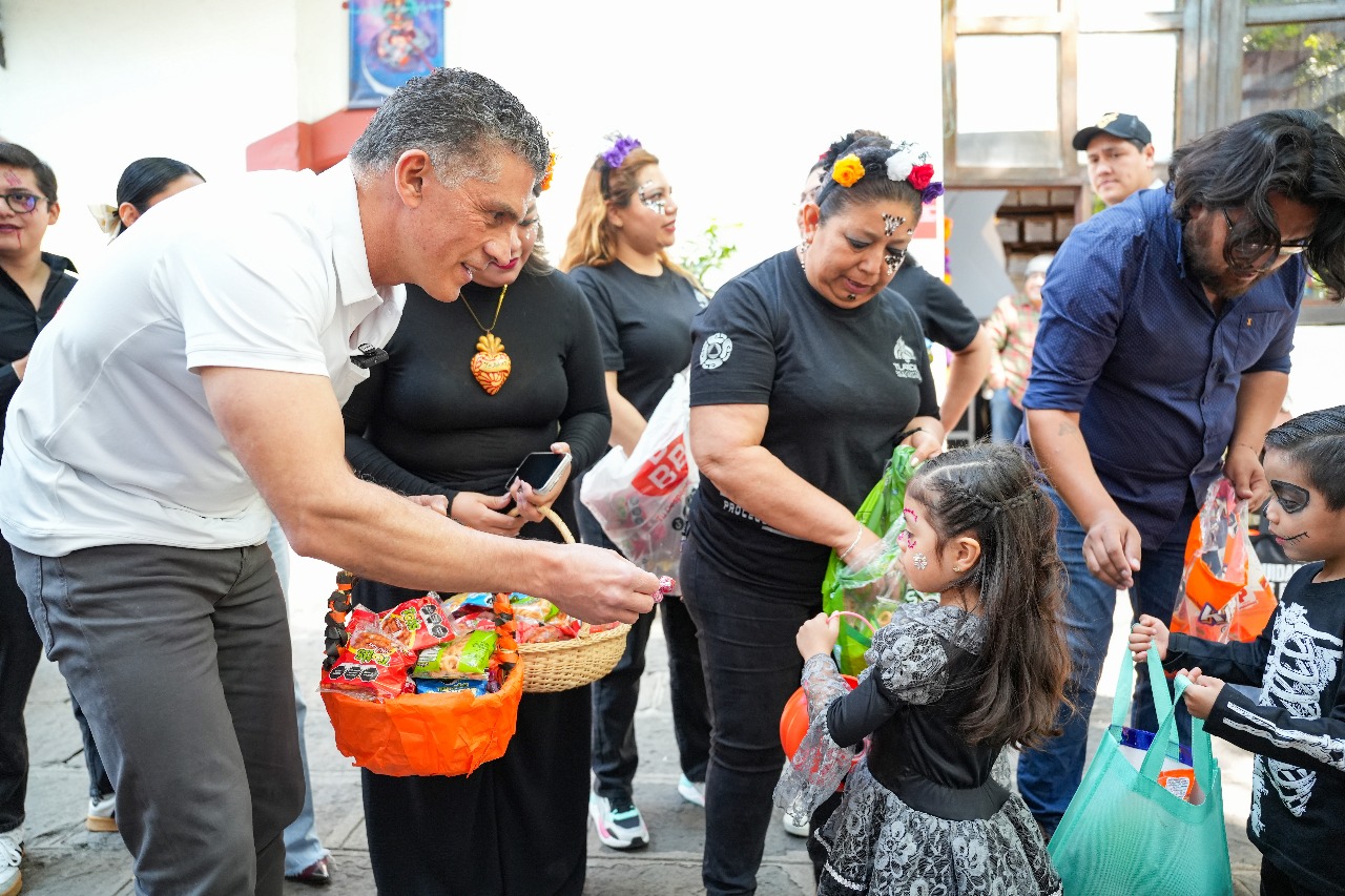 CON RISAS, DULCES Y TRADICIÓN EL ALCALDE ALFONSO SÁNCHEZ GARCÍA ENCABEZA LA CONVIVENCIA DE CALAVERITA
