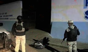 MACABRO HALLAZGO EN NATIVITAS: LOCALIZAN CUERPO EMBOLSADO FRENTE AL PANTEÓN DE SAN RAFAEL TENANYECAC