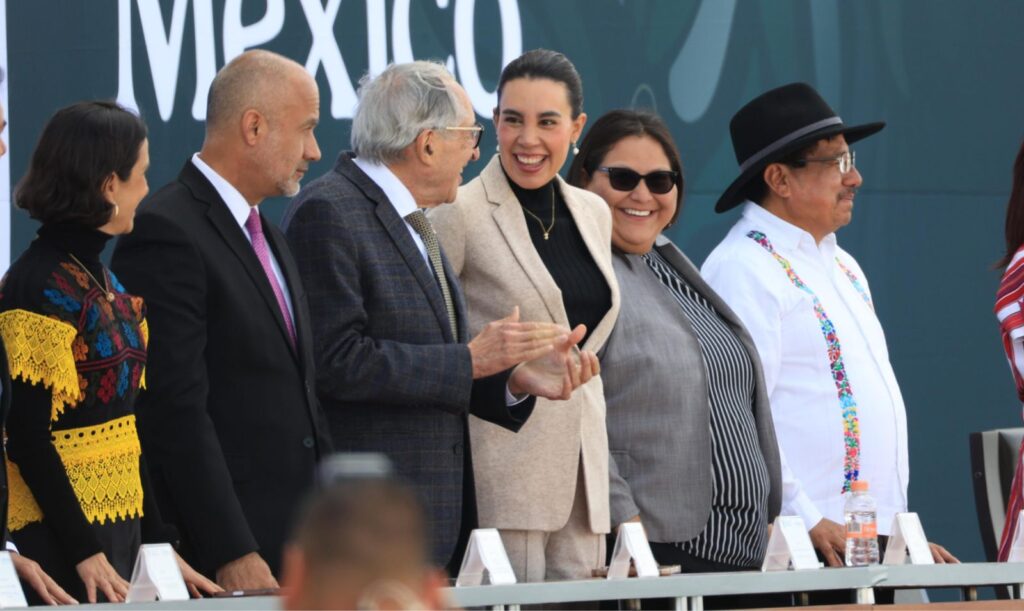 “JOSEFINA RODRÍGUEZ RECONOCE A HÉROES QUE ENFRENTARON LA EMERGENCIA POR LLUVIAS”
