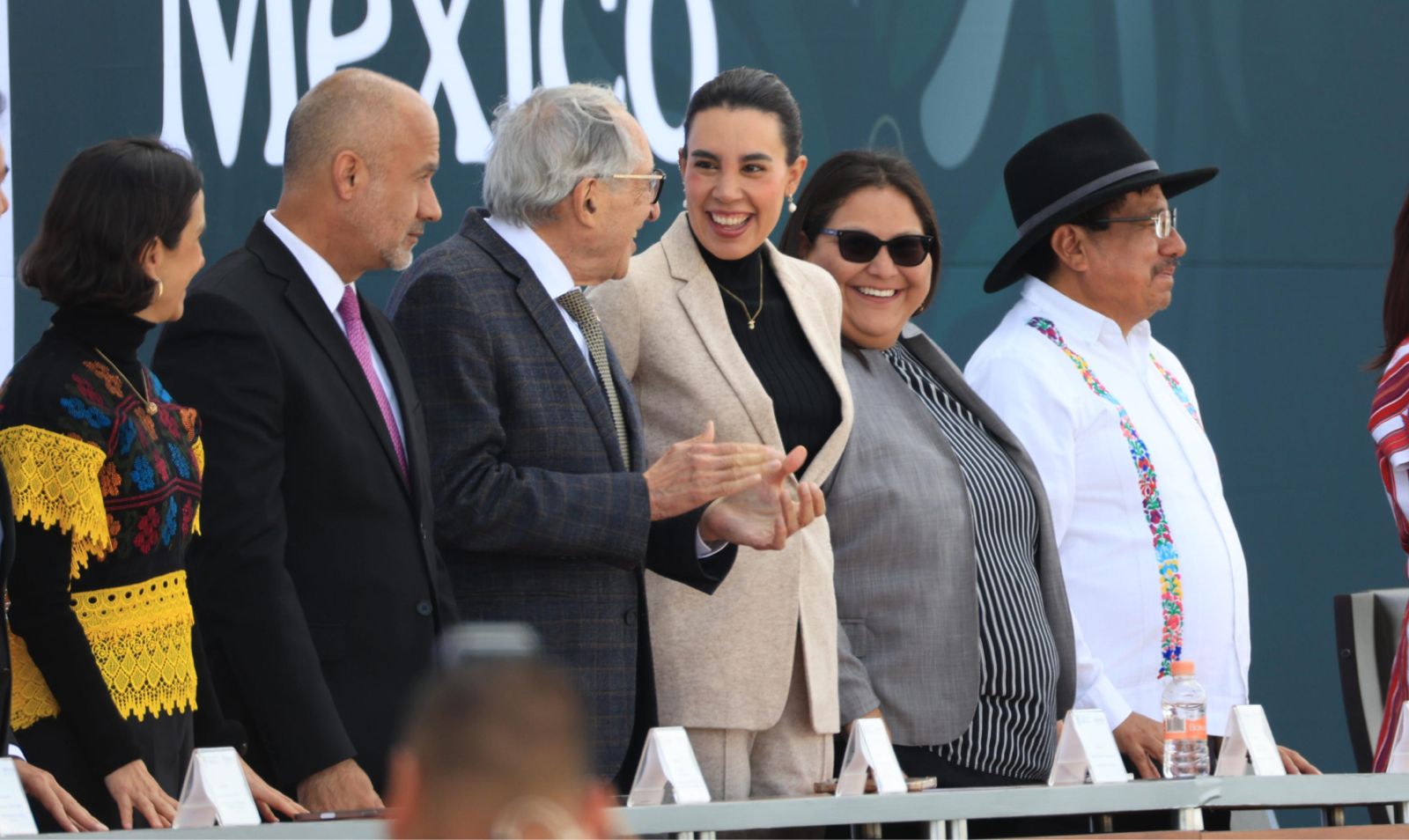 “JOSEFINA RODRÍGUEZ RECONOCE A HÉROES QUE ENFRENTARON LA EMERGENCIA POR LLUVIAS”