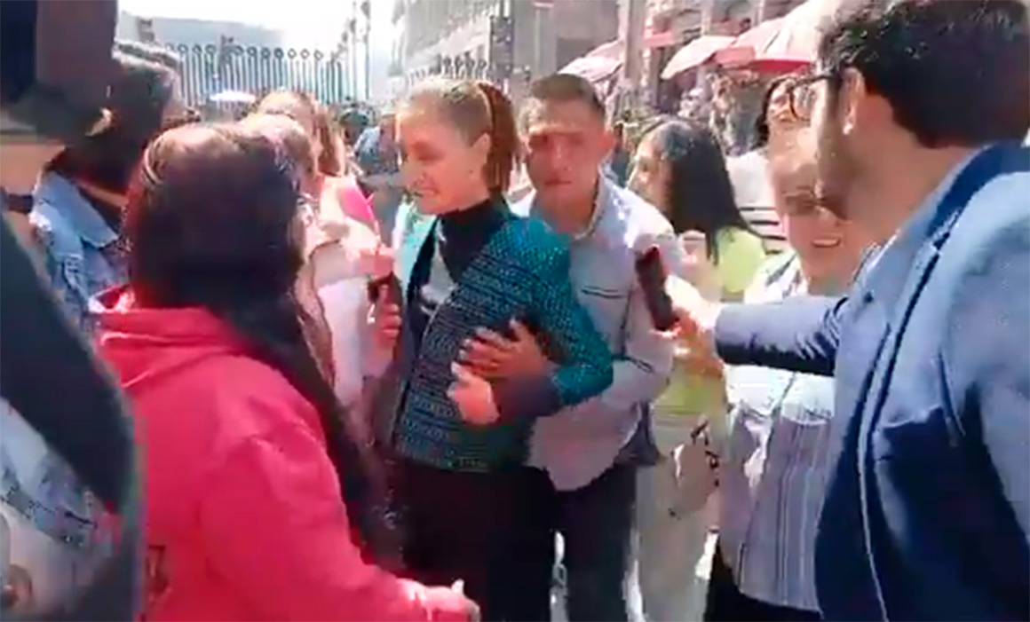 LE DAN ARRIMÓN A LA PRESIDENTA EN PLENO CENTRO HISTÓRICO