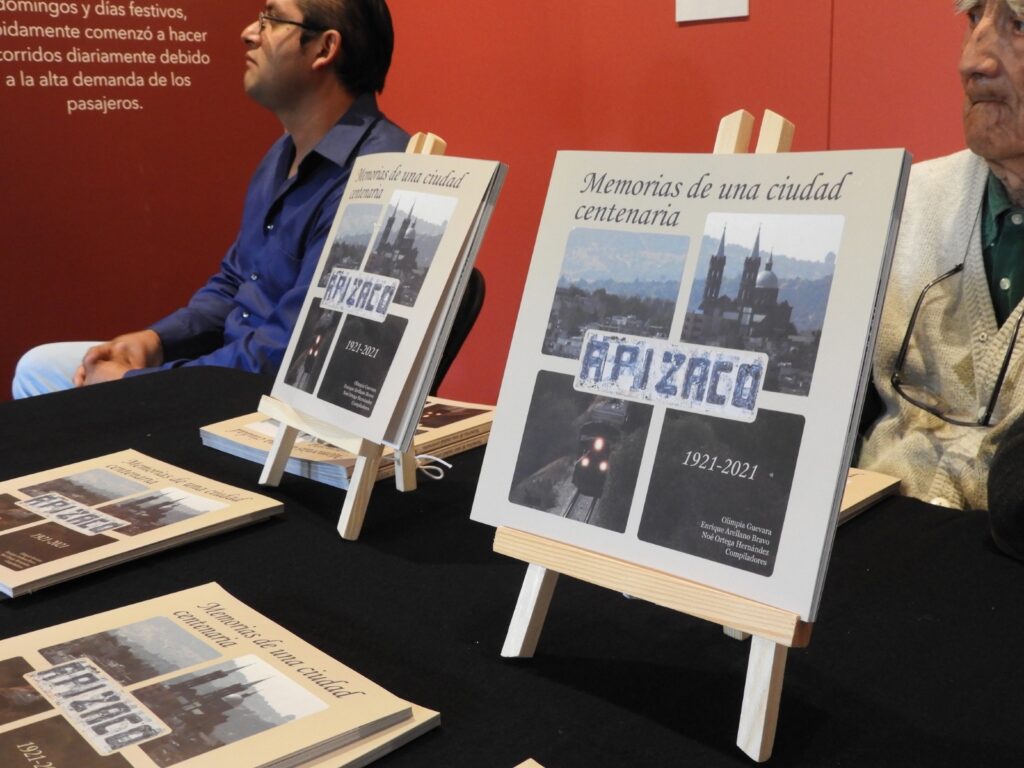 PRESENTARÁN LIBRO QUE CELEBRA EL CENTENARIO DE APIZACO A TRAVÉS DE SUS VOCES E HISTORIAS