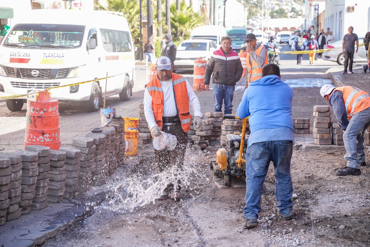 INICIA EL AYUNTAMIENTO DE TLAXCALA CON LA REHABILITACIÓN DE LA CALLE 20 DE NOVIEMBRE