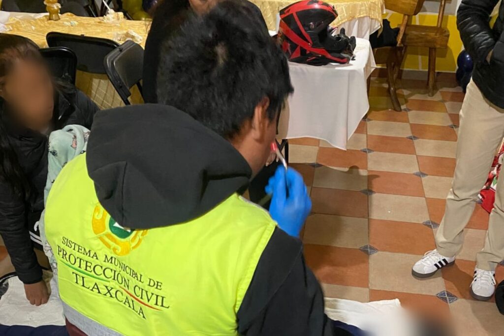 OPORTUNA INTERVENCIÓN DE PROTECCIÓN CIVIL DE LA CAPITAL EVITA MAYORES CONSECUENCIAS TRAS ACCIDENTE DE UN MENOR EN MOTO