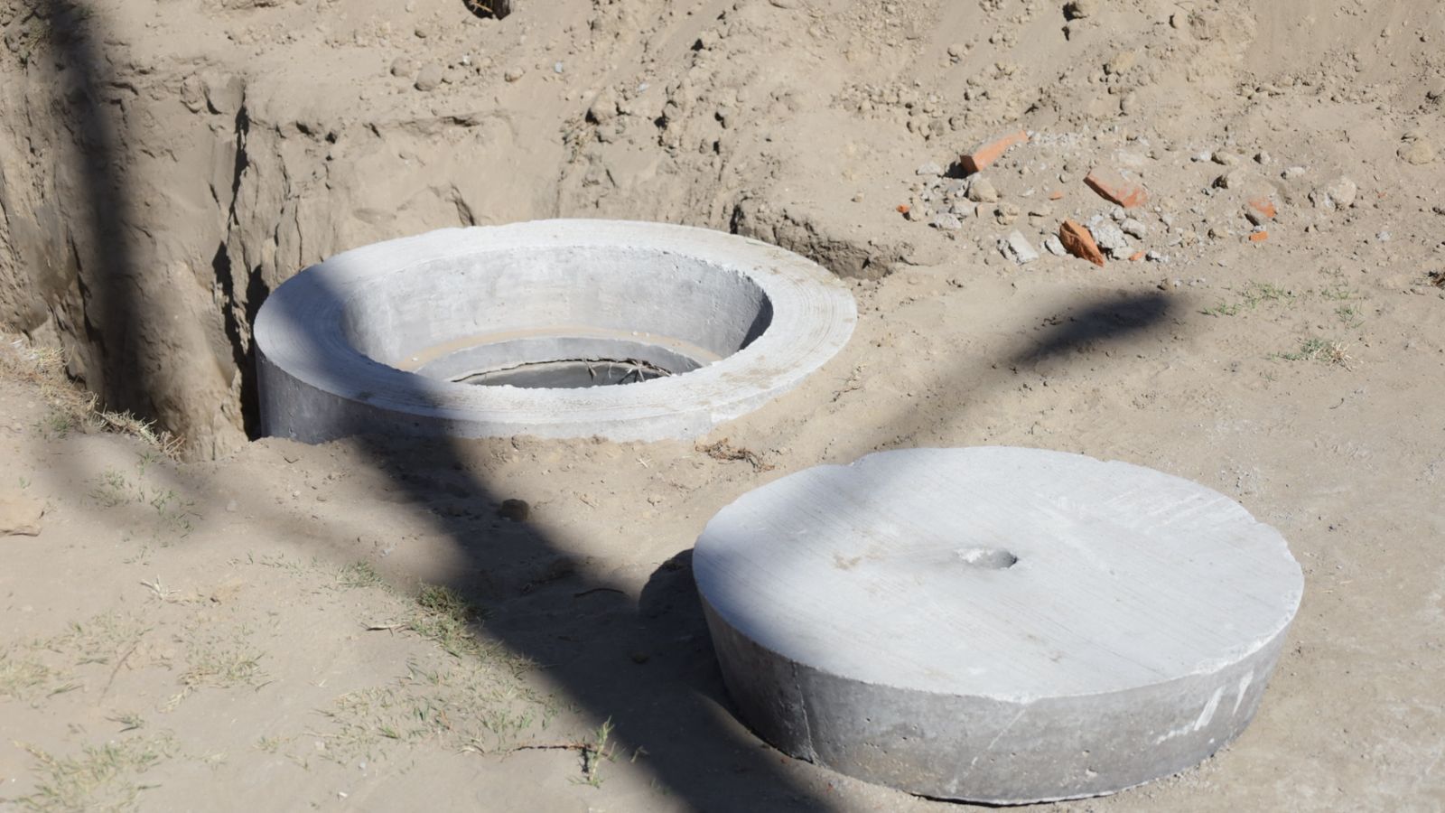 AVANZA LA CONSTRUCCIÓN DE LA RED DE ALCANTARILLADO EN SAN JOSÉ XICOHTÉNCATL, MEJORANDO LAS CONDICIONES DE VIDA DE SUS HABITANTES