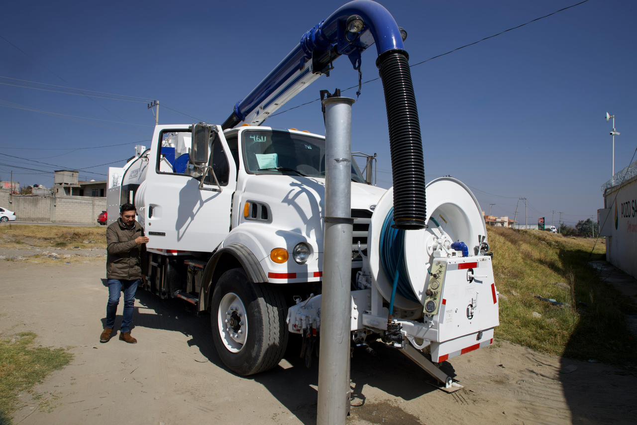 CAPAMH REFUERZA EL MANTENIMIENTO DE LA RED DE AGUA CON UNIDAD VACTOR