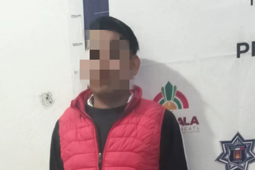 POLICÍA MUNICIPAL DE TLAXCALA PONE A DISPOSICIÓN DEL MP A CONDUCTOR DE COMBI TRAS ACCIDENTE EN AVENIDA INDEPENDENCIA