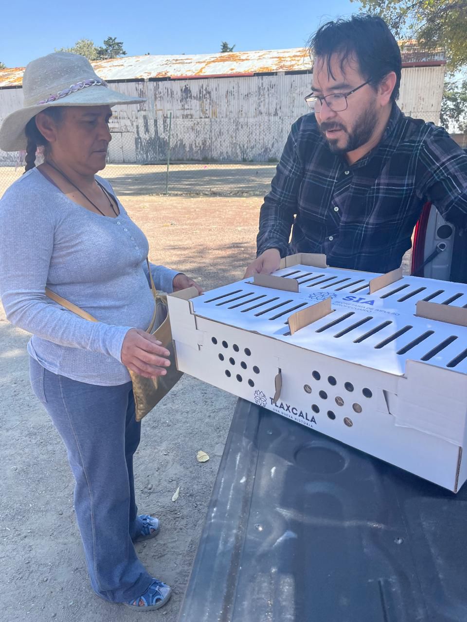HUAMANTLA AVANZA EN AUTOSUFICIENCIA ALIMENTARIA CON ENTREGA DE PAQUETES DE ESPECIES MENORES A FAMILIAS