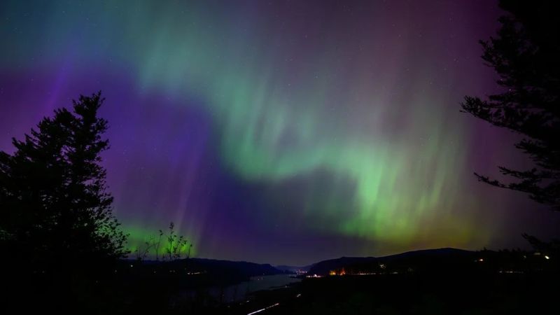 EL CIELO SE PINTA DE COLORES: UNA TORMENTA SOLAR DESATA AURORAS BOREALES VISIBLES HASTA MÉXICO
