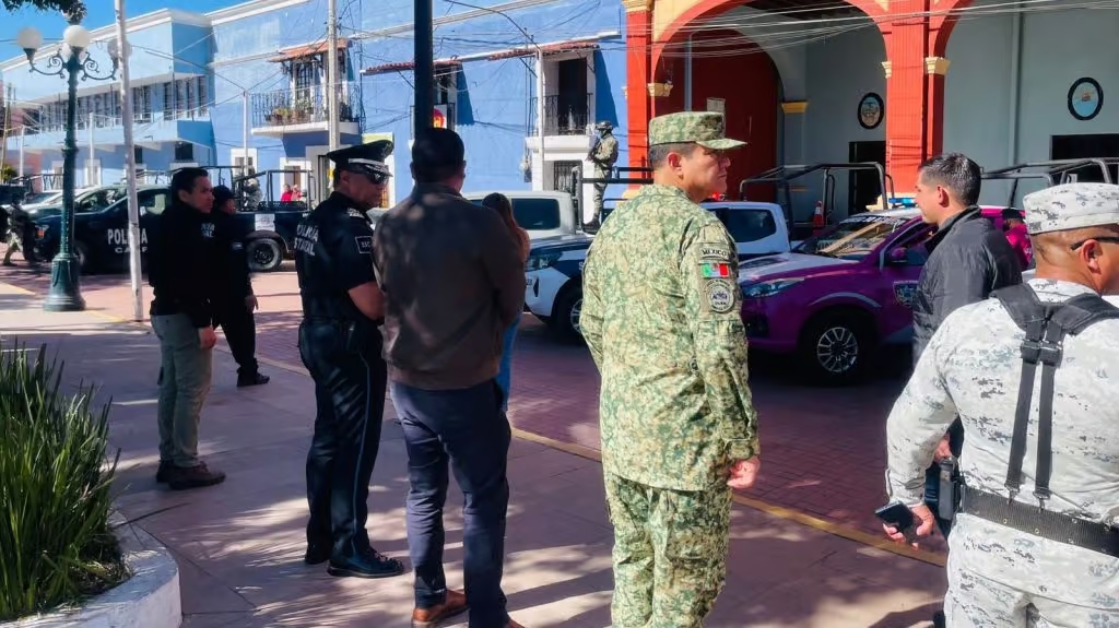 REFUERZAN LA SEGURIDAD EN CALPULALPAN: MARINA, DEFENSA, GUARDIA NACIONAL Y POLICÍAS SE SUMAN AL MANDO COORDINADO
