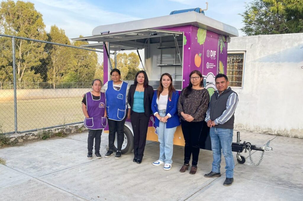 AYUNTAMIENTO DE TLAXCALA ENTREGA COCINAS MÓVILES A CINCO ESCUELAS PARA MEJORAR LA ALIMENTACIÓN INFANTIL