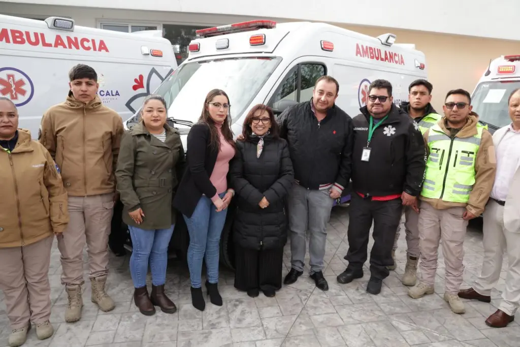 TLAXCALA REFUERZA SU RED DE EMERGENCIAS: GOBERNADORA ENTREGA AMBULANCIAS NUEVAS A 9 MUNICIPIOS