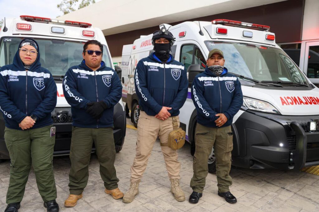ENTREGA LA GOBERNADORA LORENA CUÉLLAR AMBULANCIAS A NUEVE MUNICIPIOS