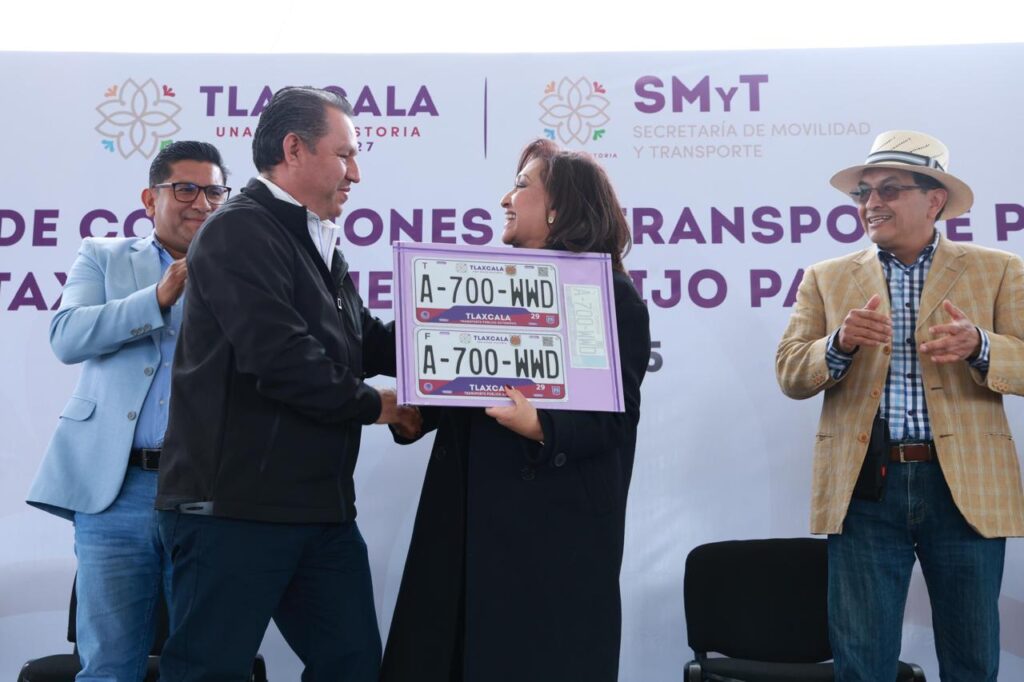 GOBIERNO DEL ESTADO ENTREGA CONCESIONES DE TAXI Y AVANZA EN LA MODERNIZACIÓN DEL TRANSPORTE PÚBLICO