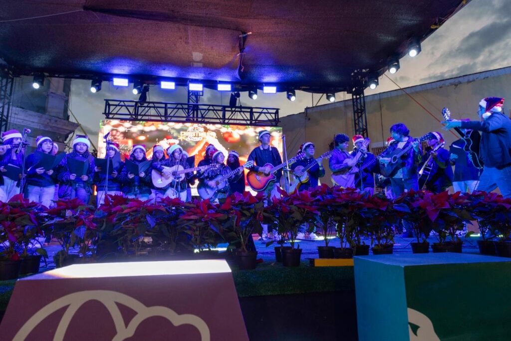 REALIZAN EN HUAMANTLA VELADA NAVIDEÑA CON VILLANCICOS, TALENTO LOCAL Y LA PREMIACIÓN DE FACHADAS
