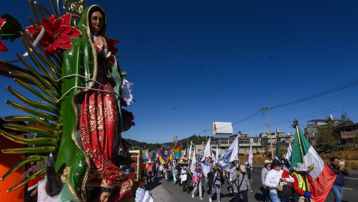 MÉXICO CELEBRA CON FE VIVA EL DÍA DE LA VIRGEN DE GUADALUPE: MILES DE PEREGRINOS LLEGAN AL TEPEYAC PARA HONRAR A LA MORENITA