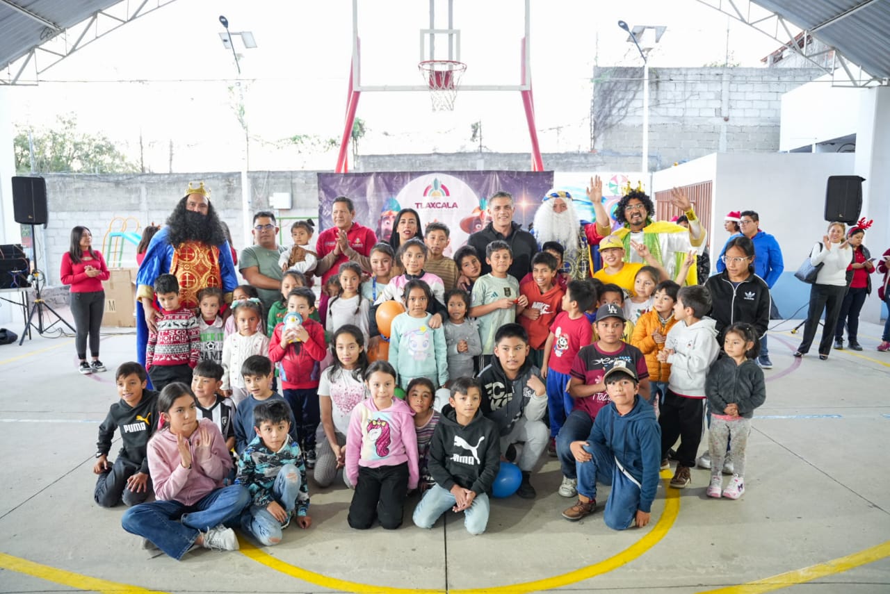 ALCALDE ALFONSO SÁNCHEZ GARCÍA ACERCA LA MAGIA DEL DÍA DE REYES A NIÑAS Y NIÑOS DE LA JOYA Y SAN ISIDRO