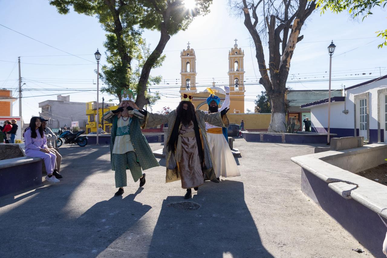 CHAVA SANTOS LLEVA LA CARAVANA DE REYES MAGOS A LAS 39 COMUNIDADES DE HUAMANTLA