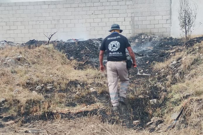 PROTECCIÓN CIVIL DE TLAXCALA SOFOCA INCENDIO DE PASTIZAL EN SAN SEBASTIÁN ATLAHAPA