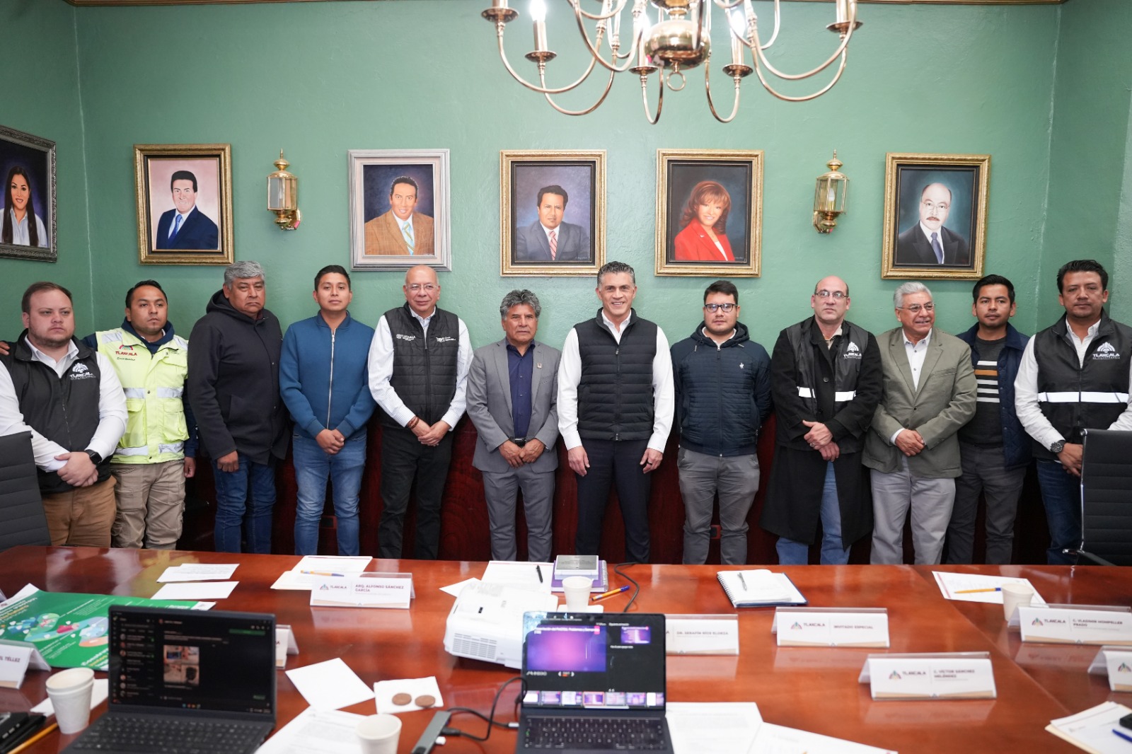ALCALDE ALFONSO SÁNCHEZ GARCÍA ANALIZA CON EL COLTLAX EL PLAN DE ORDENAMIENTO TERRITORIAL PARA LA CAPITAL