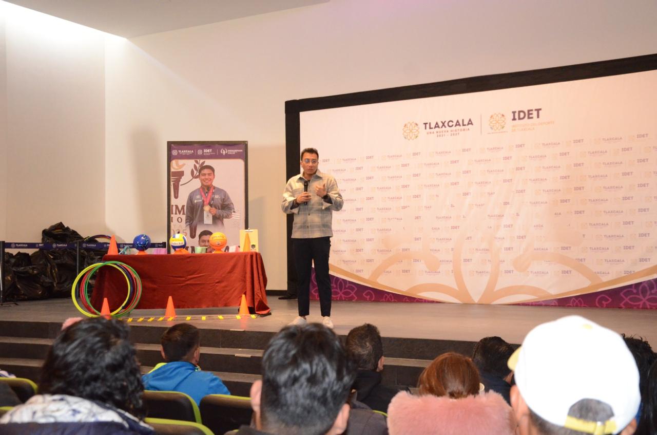 IDET ENTREGA MATERIAL DEPORTIVO Y REFUERZA COORDINACIÓN CON MUNICIPIOS
