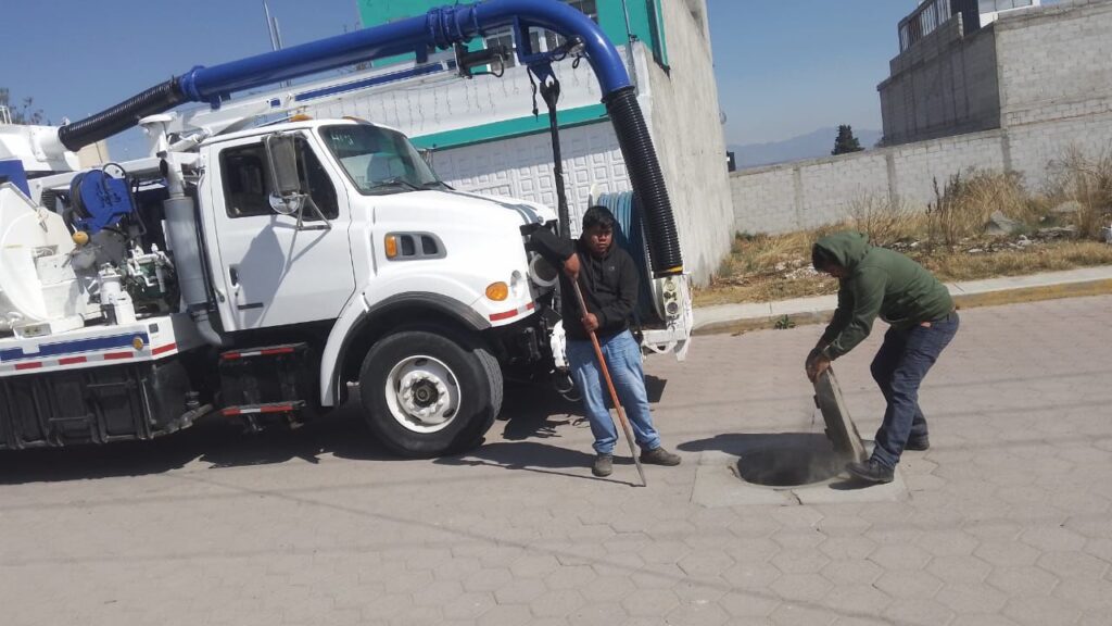 CAPAMH REFUERZA ACCIONES PREVENTIVAS CON RECORRIDOS DE DESAZOLVE EN LA RED DE DRENAJE